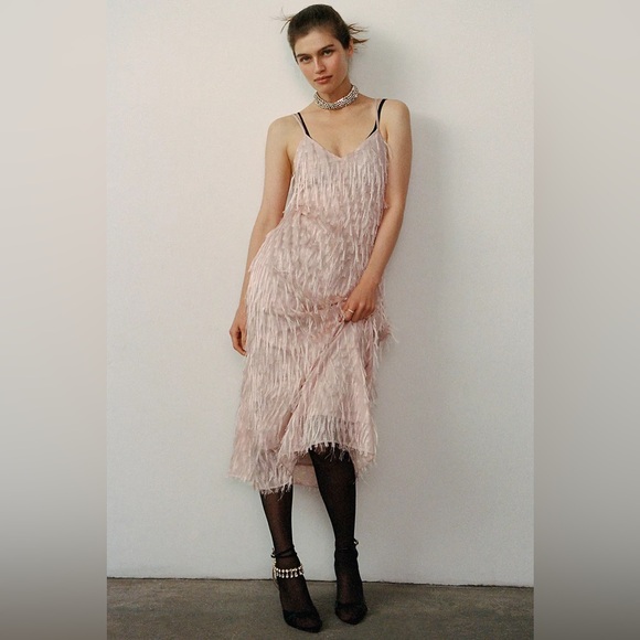 En Saison Blush Feathered Chemise fringe soft almost maxi large - Picture 2 of 4